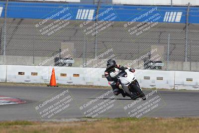 media/Nov-26-2022-Fastrack Riders (Sat) [[b001e85eef]]/Level 3/Session 3 Outside Turn 9/